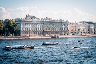 Обзорная экскурсия по Санкт-Петербургу с прогулкой на теплоходе по рекам и каналам