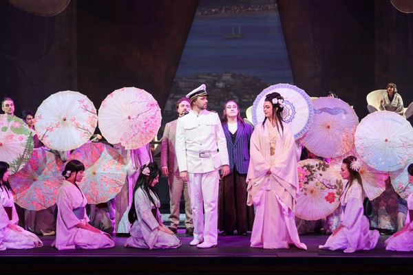 Мадам Баттерфляй