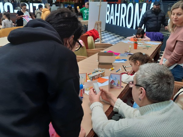 Мастер-класс по созданию значков в коллажной технике «Круг моих интересов»