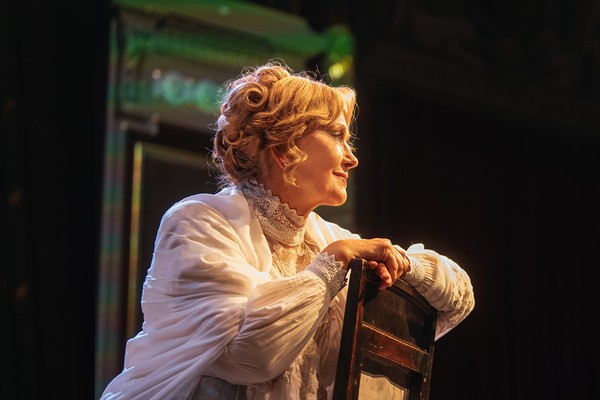 Толстого нет