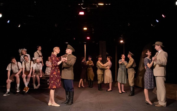 Спектакль «Однажды в Ежкиных Кошках»