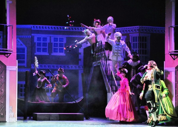 Спектакль «Слуга двух господ»