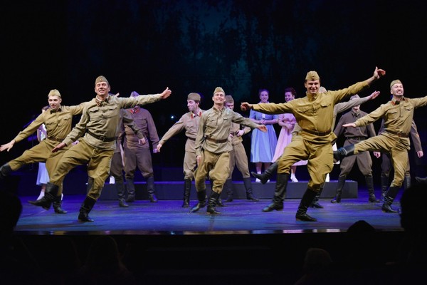 Театрализованный концерт «Мы вернемся в песнях о войне»