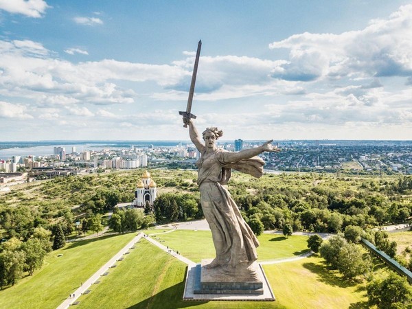«Высеченные из камня»