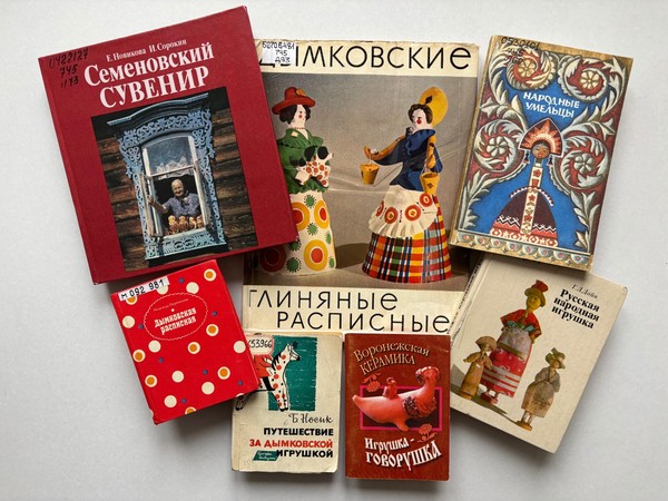 Выставка «Народные промыслы России»