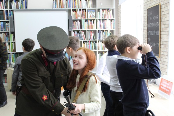 «Нам дороги эти позабыть нельзя»: Тематический час-игра