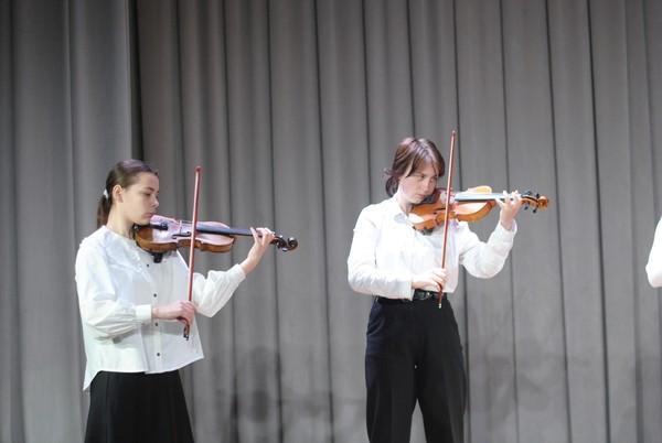 Концерт «Весенние этюды» учащихся класса скрипки