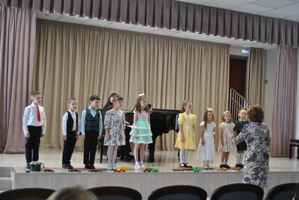 Интерактивная программа «Весенние танцы для малышей»