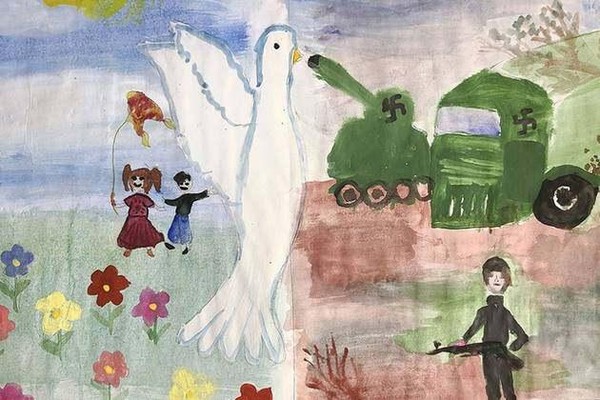 Выставка рисунков детей города Луганска ко Дню Победы