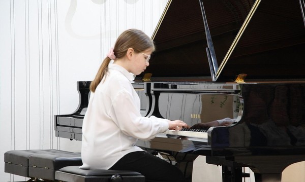 Сольный концерт Стефании Белошицкой «Путешествие на белых и черных парусах»
