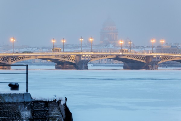 Обзорная экскурсия по Санкт-Петербургу с прогулкой на теплоходе по рекам и каналам