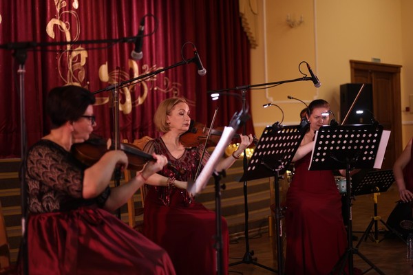 Концерт «И помнит мир освобожденный...»