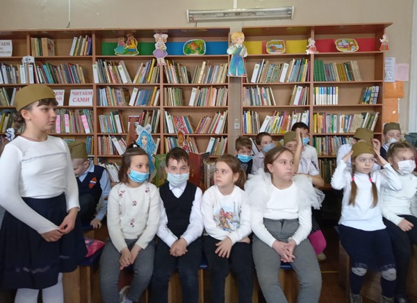 Литературно-патриотический час «Мы о войне стихами говорим»