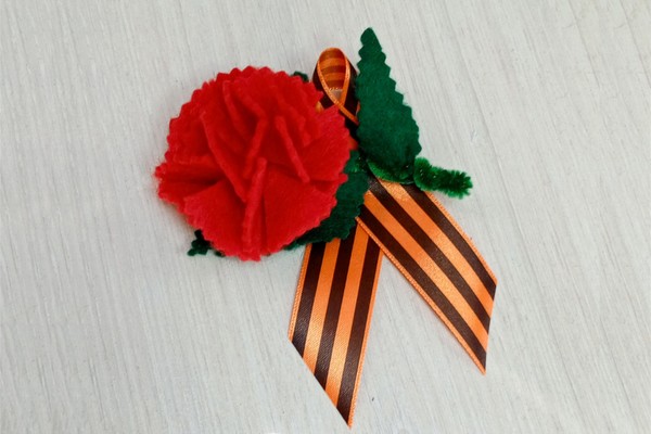 Мастер-класс по «Украшению Георгиевской ленточки» цветком гвоздики