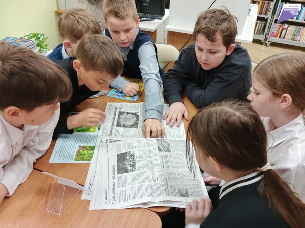 Устный журнал «Книга тоже воевала»