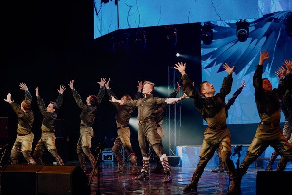 Этих дней не смолкнет слава