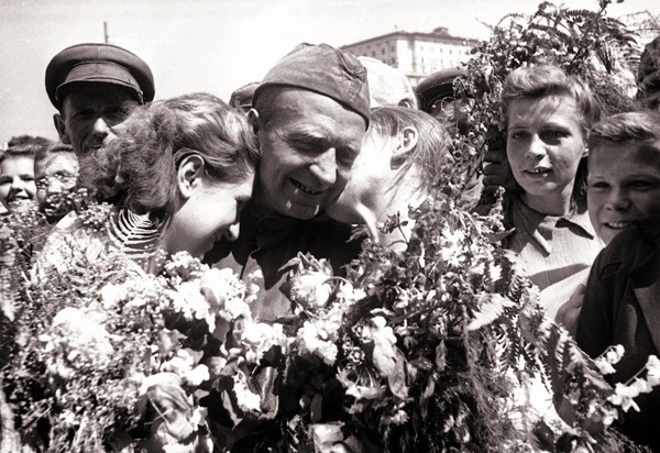 Концерт «Мы помним, мы живем»