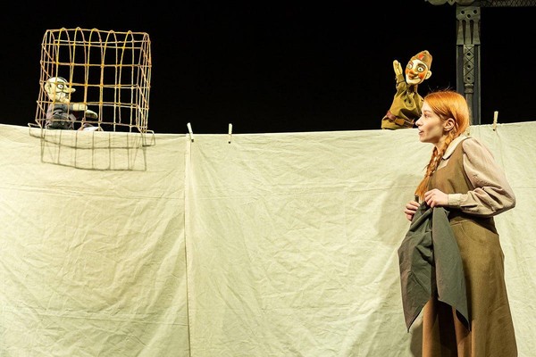 Спектакль «Синий платочек»