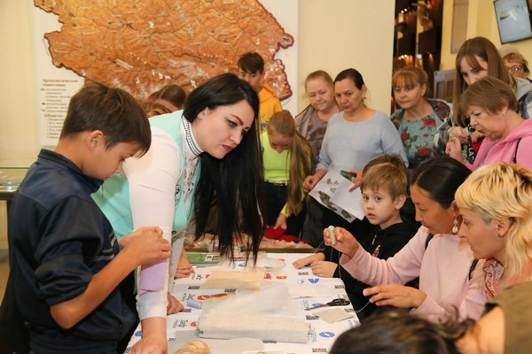 Мастер-класс по созданию броши «Цветы Победы»