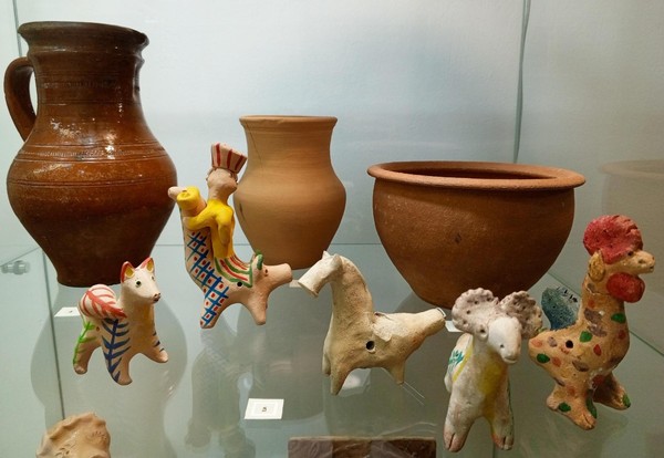 Выставка «Глиняные сказки России»