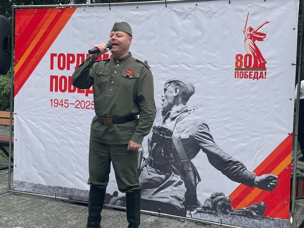 Тематическая программа «Этот день мы приближали, как могли!» на ул. Домостроителей