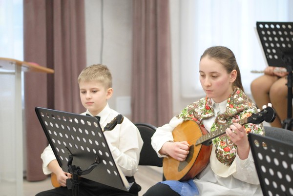 Концерт «Весенние напевы» учащихся класса домры и балалайки