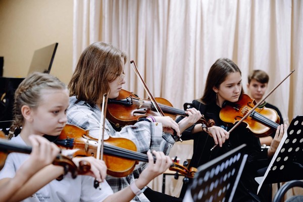 Концерт «Весенний калейдоскоп» учащихся класса гитары и струнных