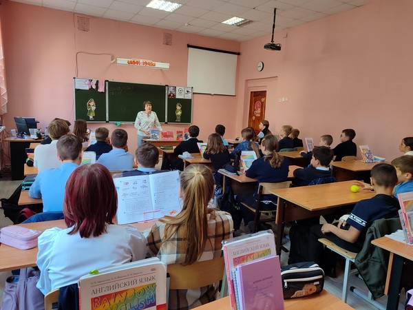 Громкое чтение «В книжной памяти мгновения войны»