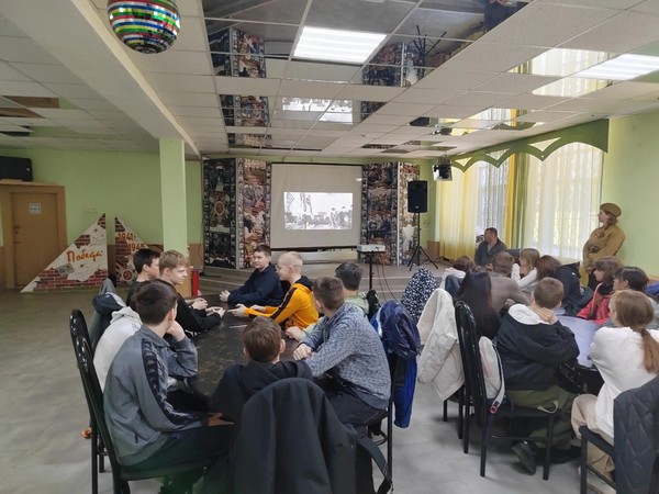 «Стояли как солдаты, города-герои»