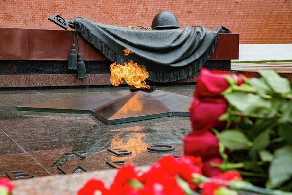 Урок истории: «День вечного огня и военных памятников в России и в Кисловодске»