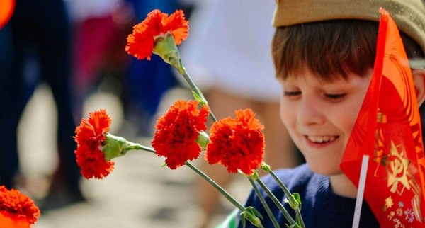 Праздничная программа «Ура! Победа!»