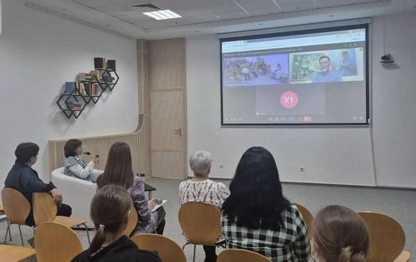 Диспут. Чтение под микроскопом. «Книга друзей «Баллады о героях»