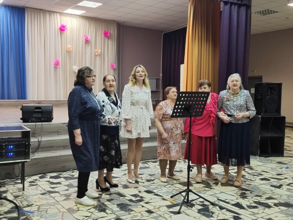 Творческий вечер коллектива «Звон родников»
