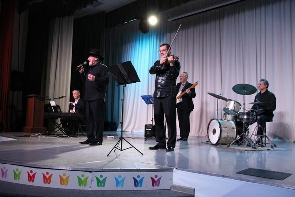 Концерт клезмерского ансамбля «Симха» и ансамбля «Тиса» ко Дню Победы