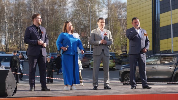 Уличная праздничная программа «Вечный огонь нашей памяти»