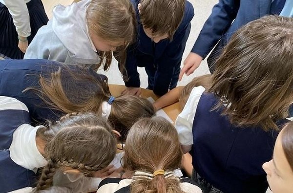 Литературно-тематическая игра «Книжный парад»