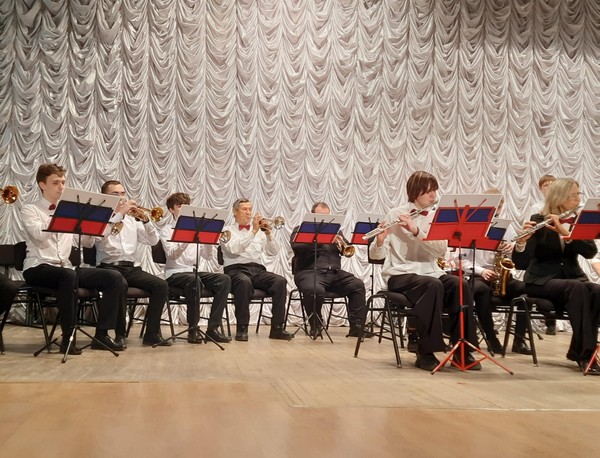 «В городском саду играет духовой оркестр...»