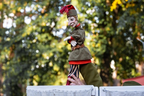 Спектакль «Петрушка-солдат»