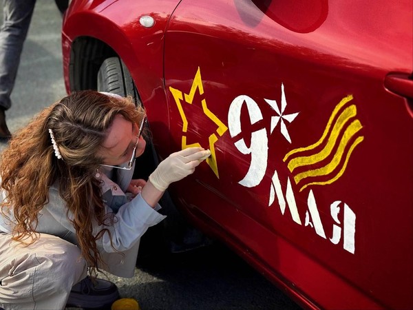 Акция «Раскрасим автомобиль красками Победы»