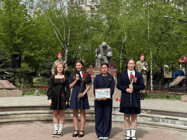 «Поклонимся великим тем годам»