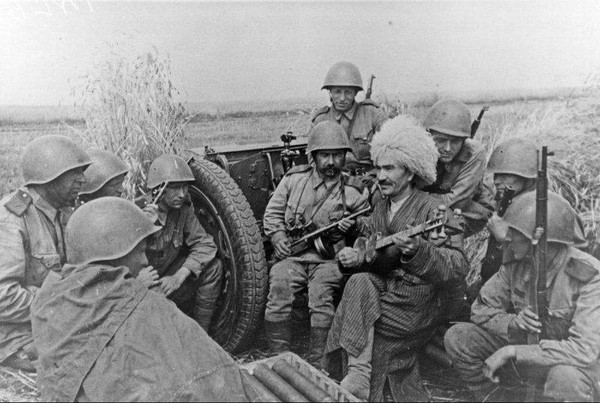 Выставка «После боя сердце просит музыки вдвойне...»