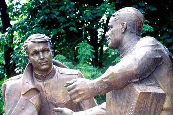 Литературно-музыкальная программа «Огонь войны души не сжёг…»