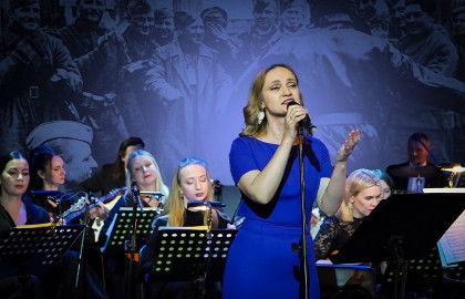 Нам дороги эти забывать нельзя