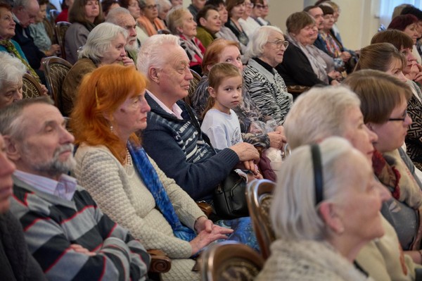 Память нашу не стереть годами