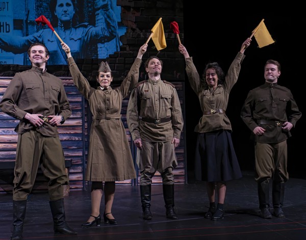 Театр сатиры — фронту