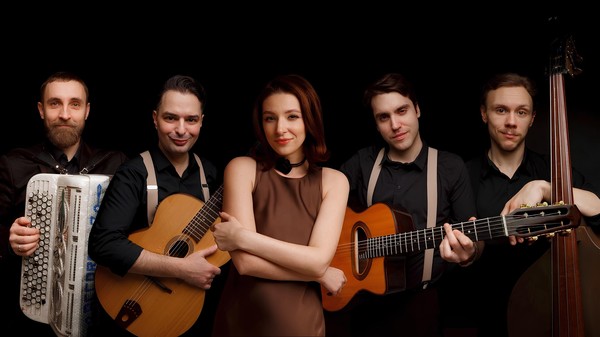 Stankov Jazz Band. Звучала музыка в саду