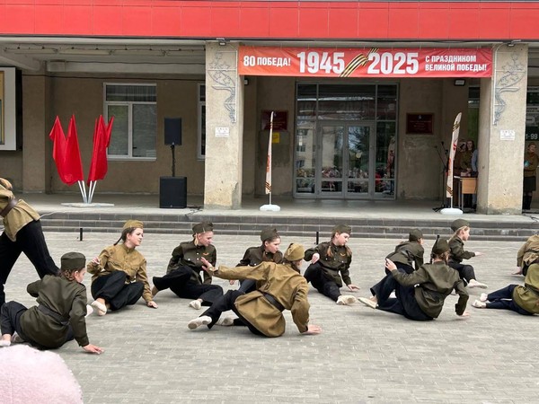 Праздничный концерт «Весна на клавишах Победы»