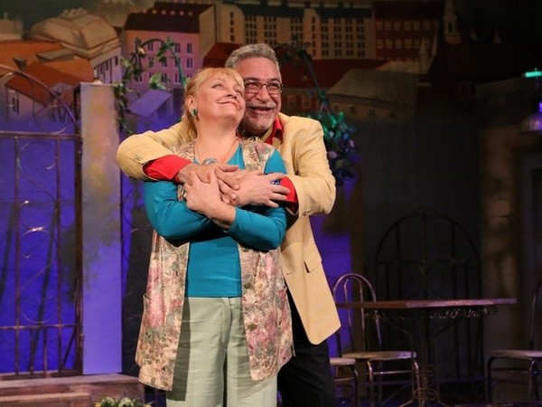 Проснись и пой