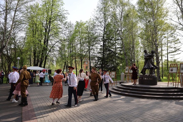 Праздничная программа «Маршбросок в историю Героев»