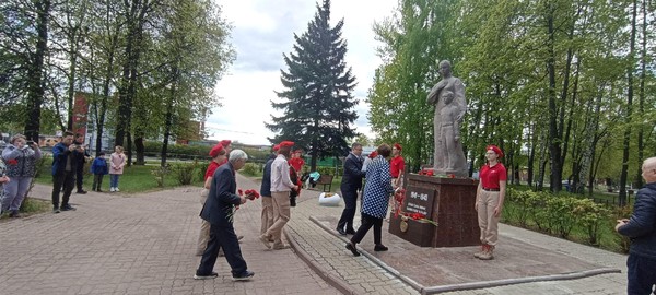 Торжественный митинг ко Дню Победы